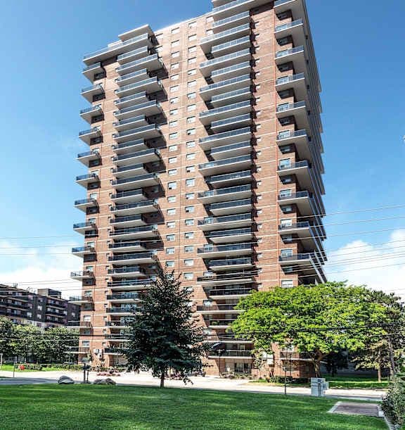 70 Park St. E 407 Mississauga On L5g 1m5