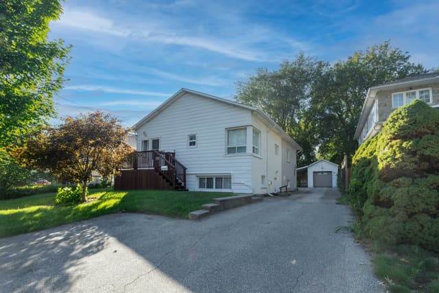 161 Angelene St. Mississauga On L5g 1x1