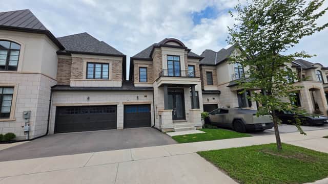 2459 Saw Whet Blvd. Oakville On L6m 5l4