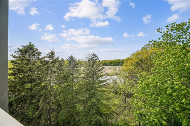 2511 Lakeshore Rd. W 405 Oakville On L6l 6l9