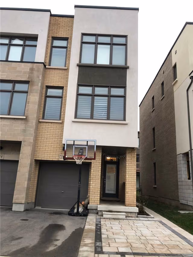 212 Squire Cres. Oakville On L6h 0l6