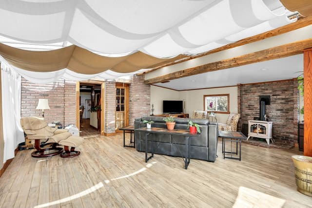 1027 Niagara Stone Rd. Niagara-on-the-lake On L0s 1j0