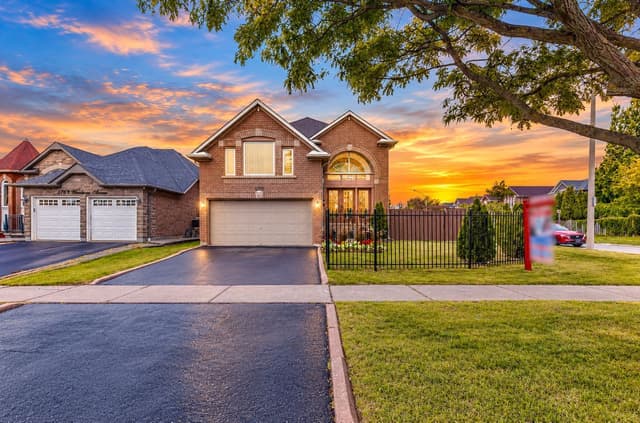 5772 Whitehorn Ave. Mississauga On L5v 1w1