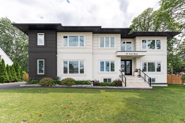 22 Lake St. Grimsby On L3m 2g7