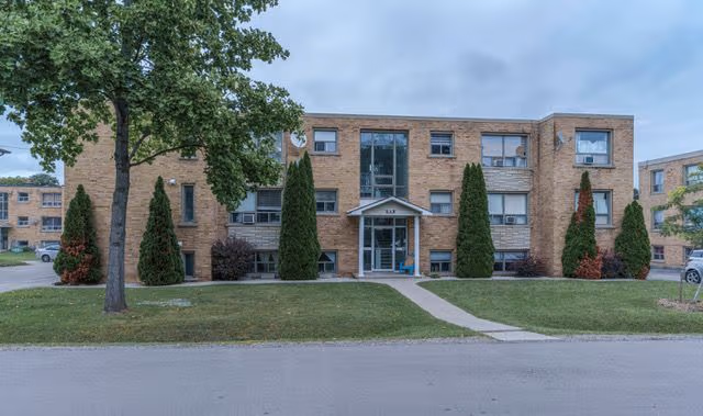 183 Maurice Dr. Oakville On L6k 2w8