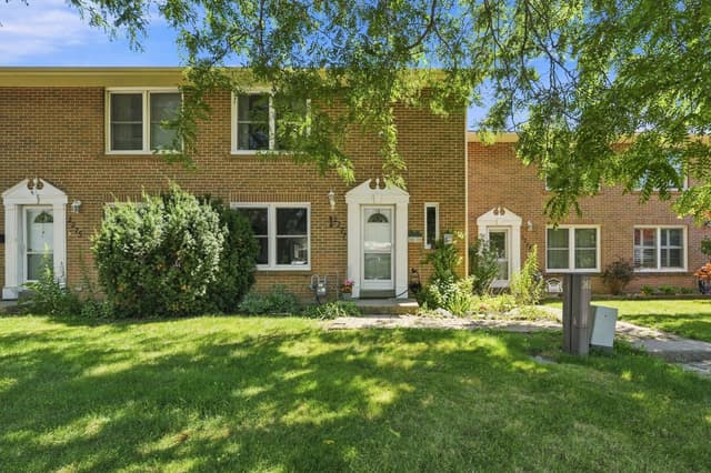 2277 Mountain Grove Ave. 39 Burlington On L7p 2h8