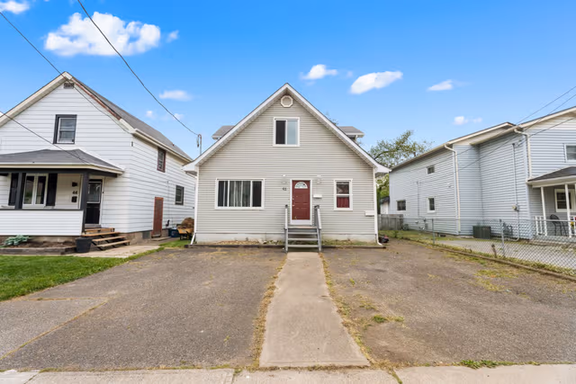 42 Vine St. St Catharines On L2r 3x8