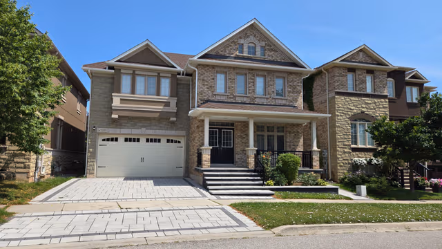 2209 Blackbird Ct. Oakville On L6m 5e6