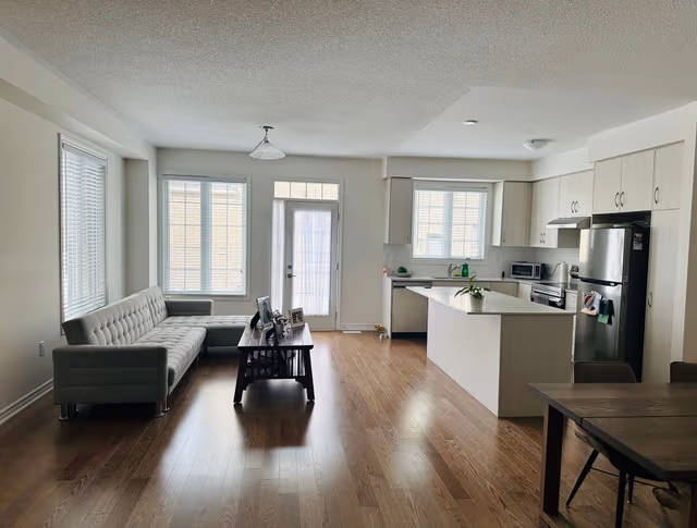 441 Bergamot Ave. Milton On L9e 1t9