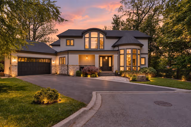456 Lakeshore Rd. W Oakville On L6k 1g5