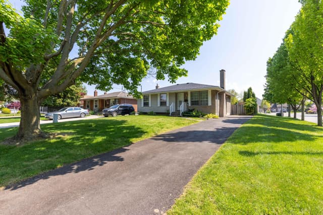 29 Granada Dr. St Catharines On L2n 2s4