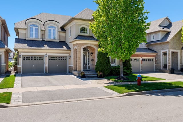 147 Innville Cres. Oakville On L6l 0b8