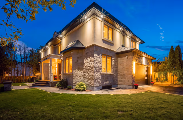 408 Seabourne Dr. Oakville On L6l 4g1