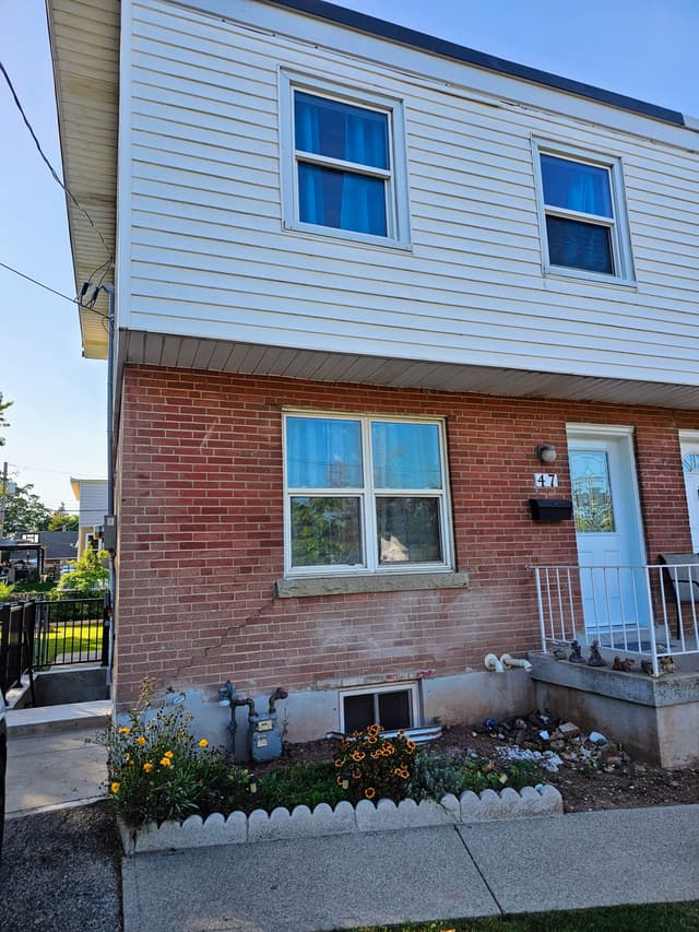 47 Eastvale Pl. Hamilton On L8h 1n9