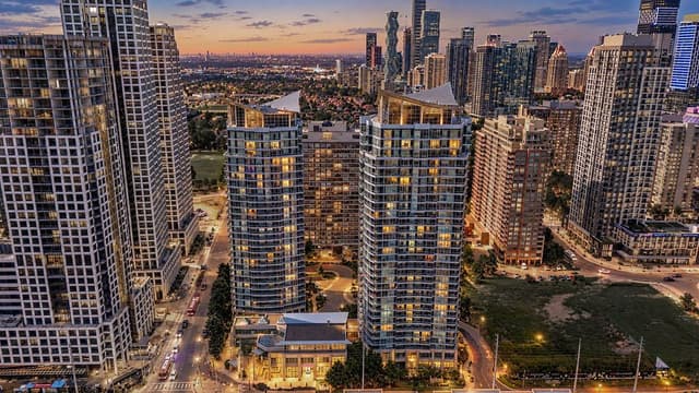 33 Elm Dr. W 611 Mississauga On L5b 4m2