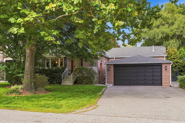 1511 Leda Ave. Mississauga On L5g 4b9