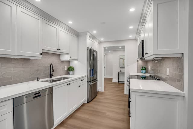 2180 Marine Dr. 501 Oakville On L6l 5v2