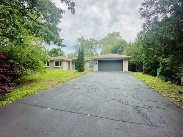 1417 Wateska Blvd. Mississauga On L5h 2r3