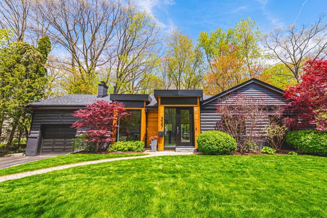327 Goodram Dr. Burlington On L7l 2j9
