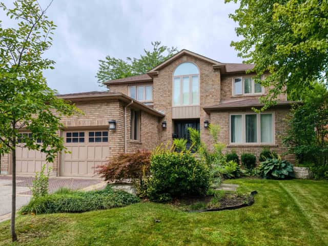2191 Dunvegan Ave. Oakville On L6j 6p2