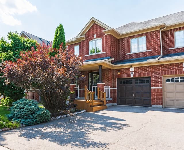 141 Lavery Heights Milton On L9t 0v4