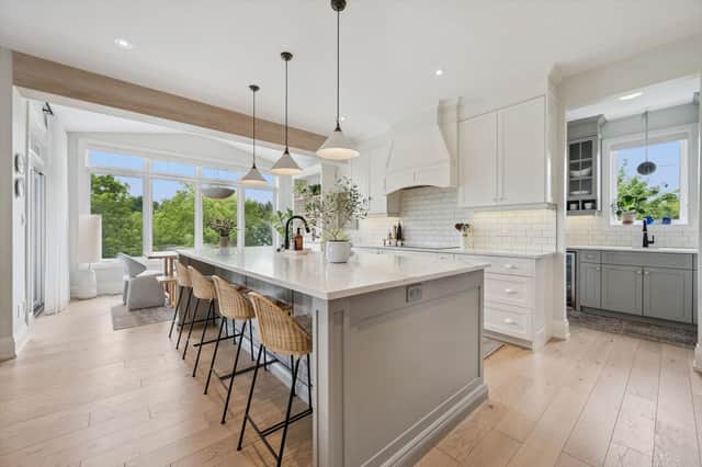 22 Hilltop Rd. Guelph On N1e 7l4