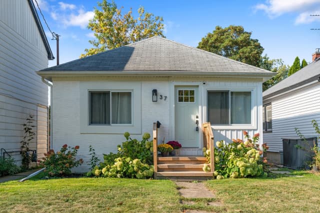 37 Lock St. St Catharines On L2n 5b8
