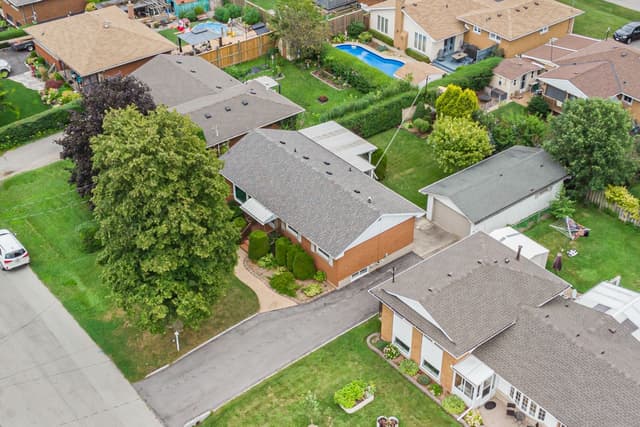 37 Lorne Ave. Grimsby On L3m 2h8