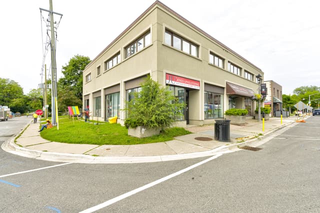 242 Kerr St. Oakville On L6k 3b2
