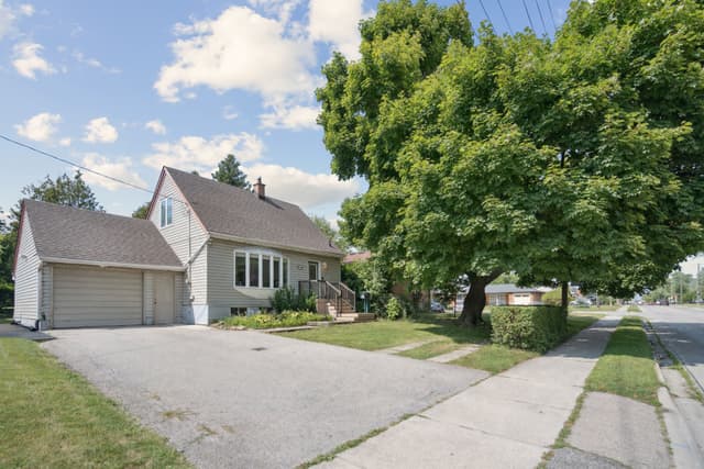 2343 Mountainside Dr. Burlington On L7p 1c1