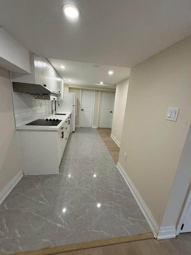60 Wakelin Terr. Lwr-2b St Catharines On L2m 4k9