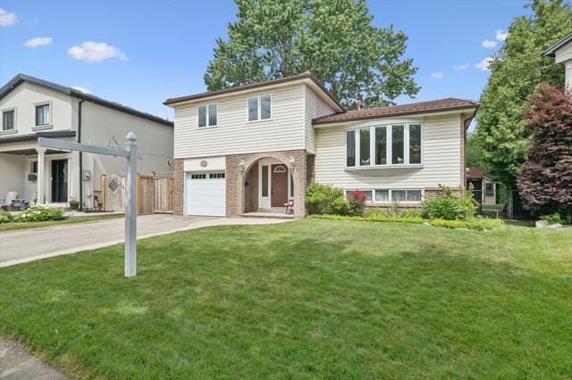 495 Tipperton Cres. Oakville On L6l 5e1