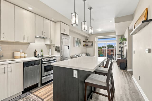 457 Plains Rd. E Burlington On L7t 0b8