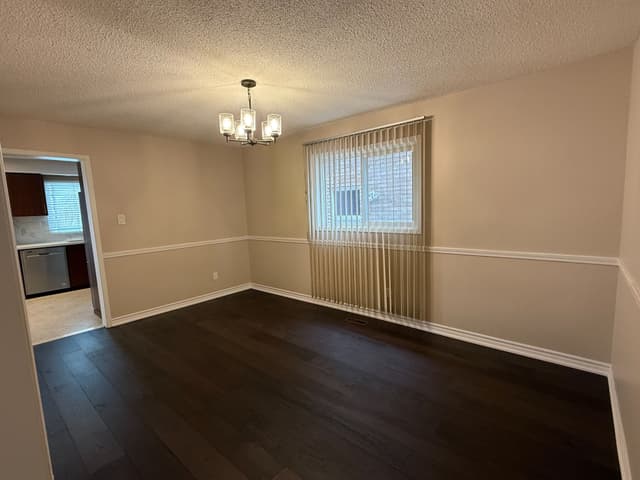 4497 Longmoor Rd. Room 3 Mississauga On L5m 4h6