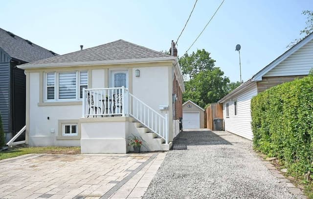 1072 Alexandra Ave. Bsmt Mississauga On L5e 1z8