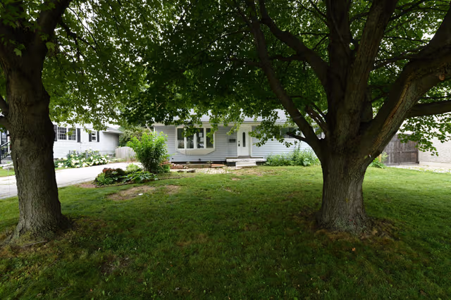 15 Miller Dr. Hamilton On L9g 2h9