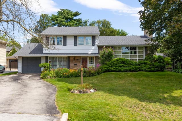 227 Sandwell Dr. Oakville On L6l 4p3