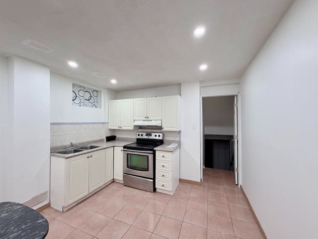 3948 Midhurst Ln. Basement Mississauga On L4z 1c7