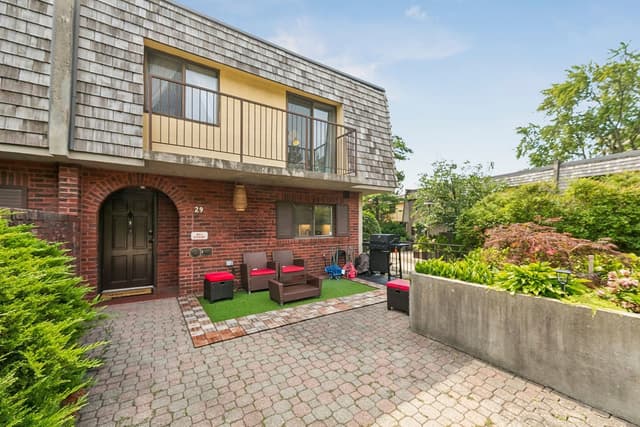 1250 Mississauga Valley Blvd. 29 Mississauga On L5a 3r6