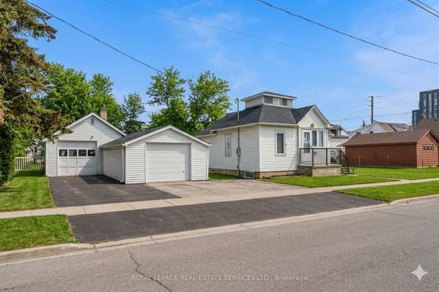 2386 Sovereign St. Oakville On L6l 1l8
