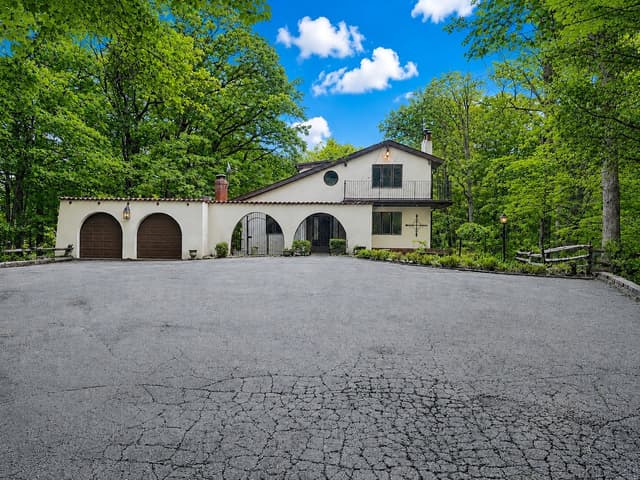 2194 Lower Base Line Oakville On L6m 4g1