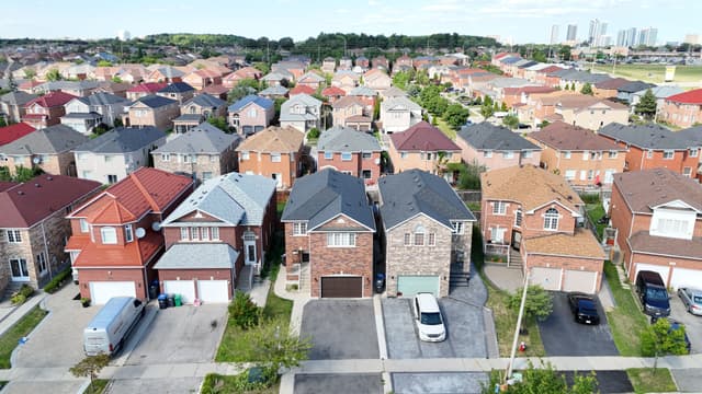 5267 Brookwood Ct. Mississauga On L5v 2n8