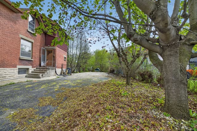 121 Elizabeth St. Guelph On N1e 2x4