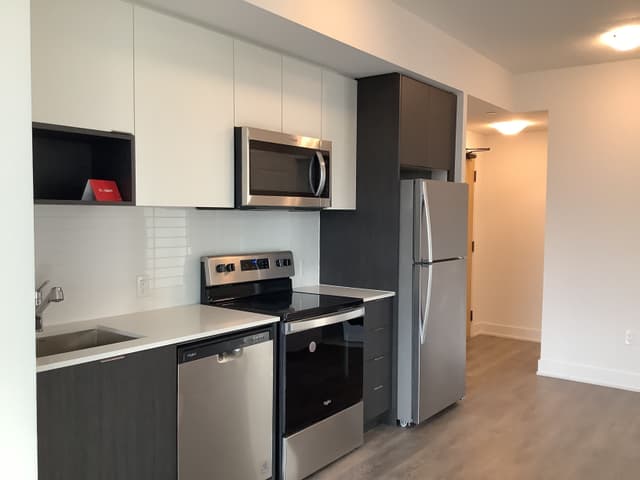 202 Burnhamthorpe Rd. E 1004 Mississauga On L5a 4l4