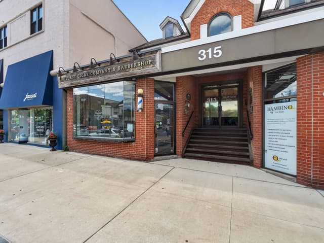 315A Lakeshore Rd. E Oakville On L6j 1j3