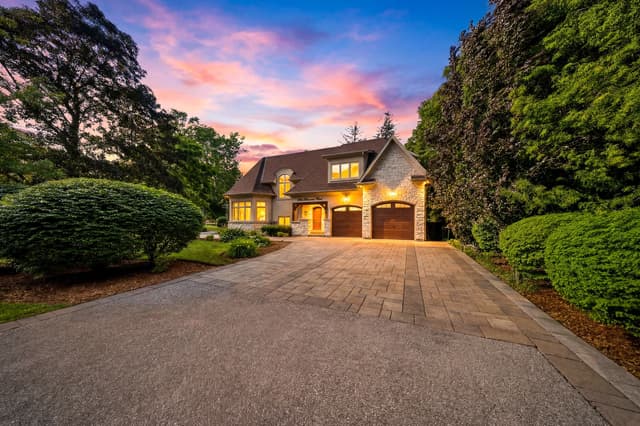 1098 Lakeshore Rd. W Oakville On L6l 1e9