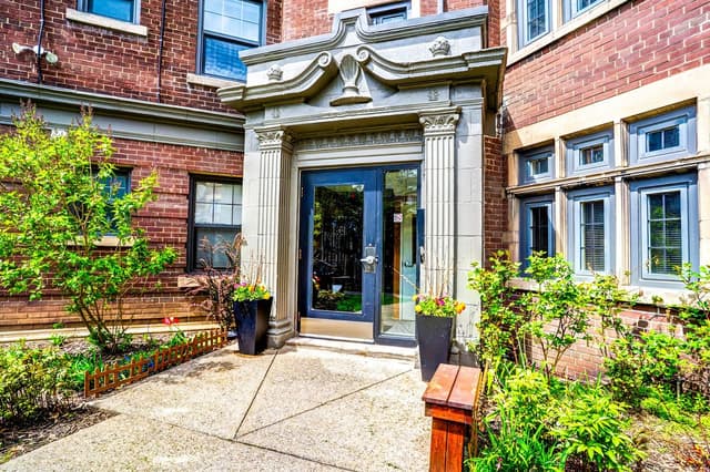 48 Lawton Blvd. 15 Toronto On M4v 1z5