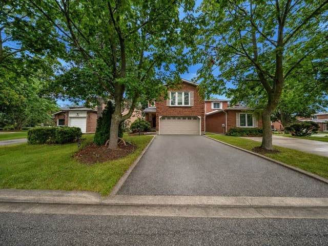 6772 Dolmage Ct. Mississauga On L5n 4v9