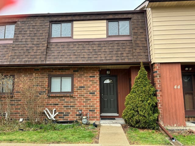 25 Garrow Dr. 45 Hamilton On L9c 2x2