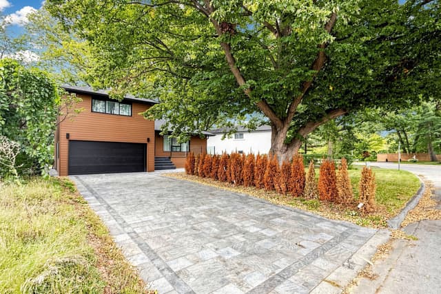 121 South Forster Park Dr. Oakville On L6k 1y6